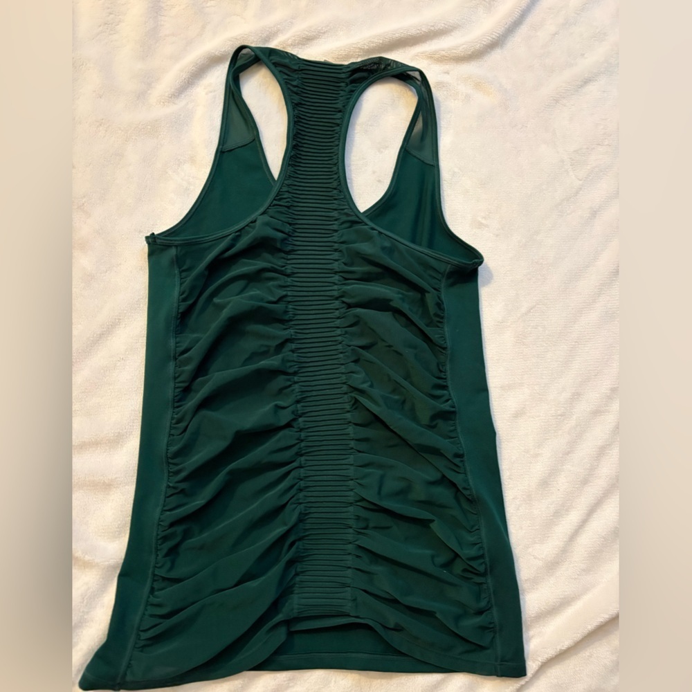 ATHLETA Bakasana Tank Dragonfly Green Size M Activewear | Workout | Fitness - Picture 5 of 10